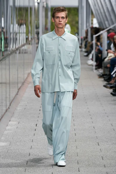 Look 37